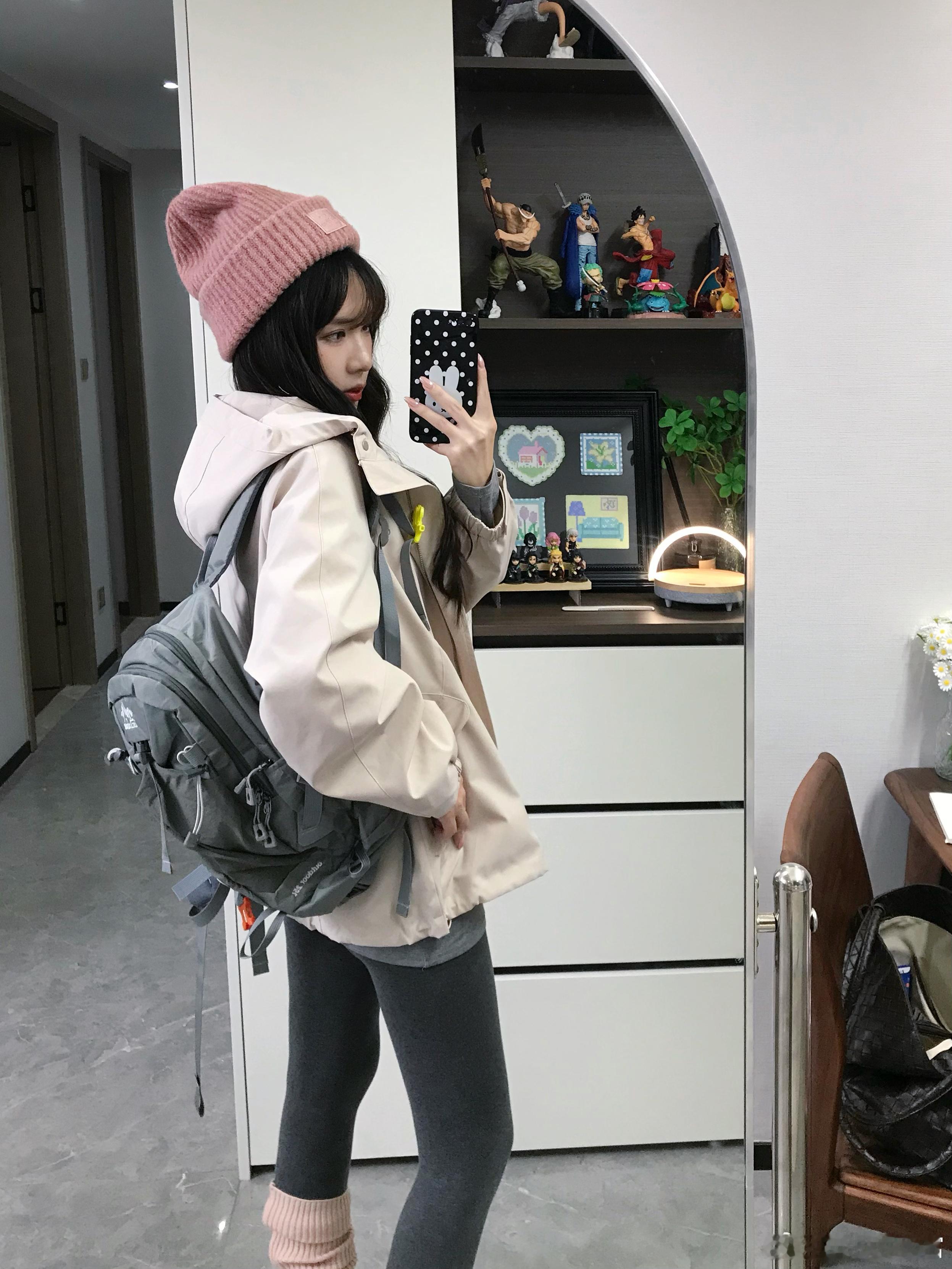 罗女士冲锋衣一衣多穿~这件我很喜欢！大家可以去买了hhh综合下来性价比质量颜色都