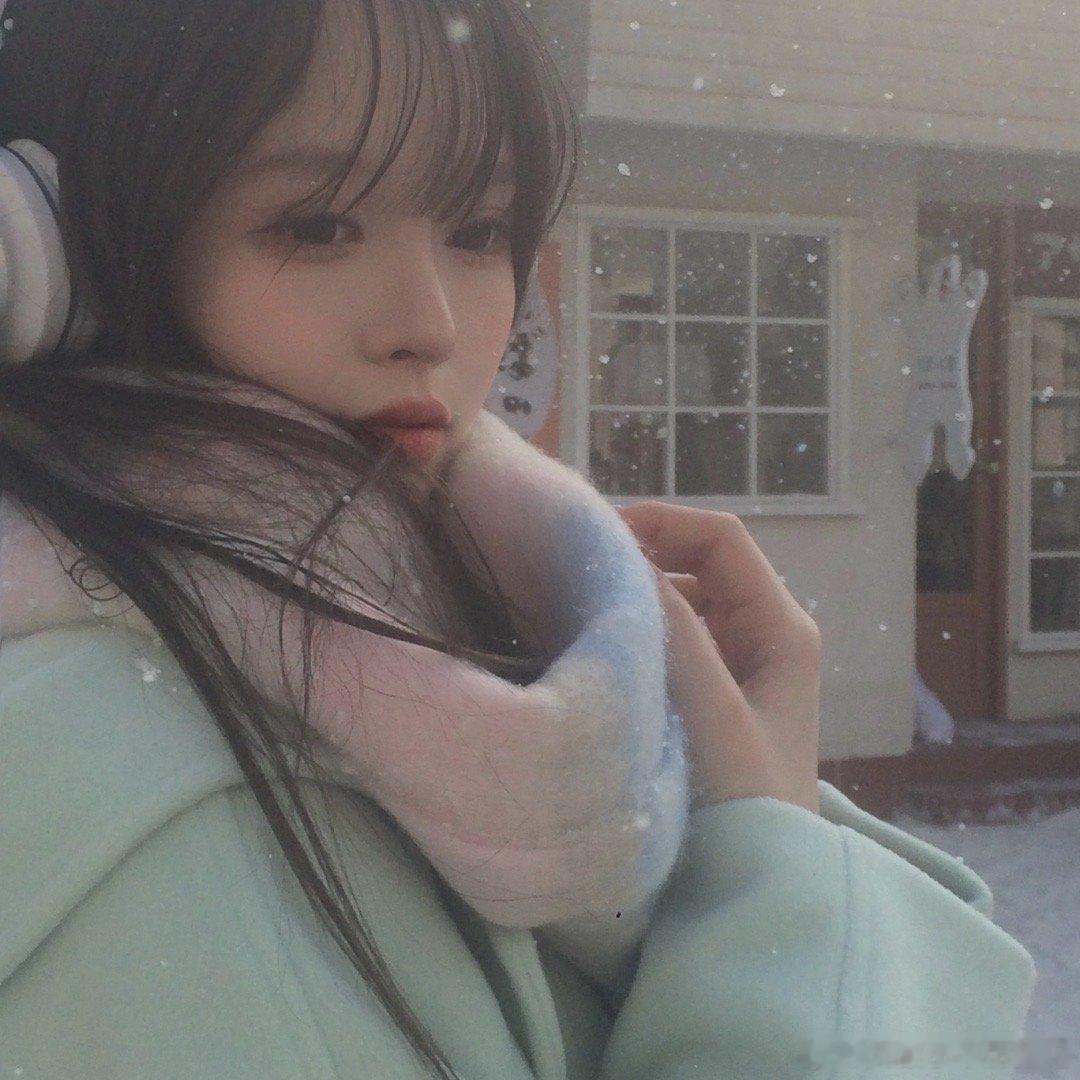 朋友又给我拍头像咯🎧年初和朋友用5s拍的照片忘记发了怎么有这么多！！！📷：​