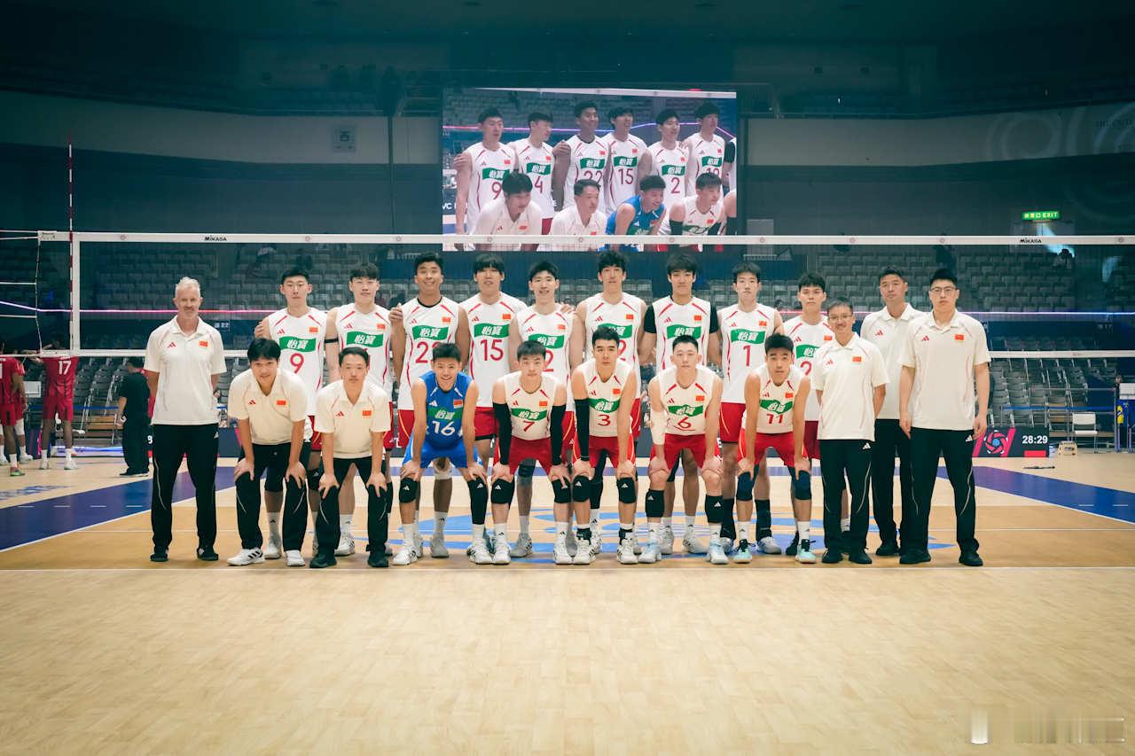 国际排坛动态中国男排第二比赛日战果 澳大利亚 3-0 巴林（25-20/25-1