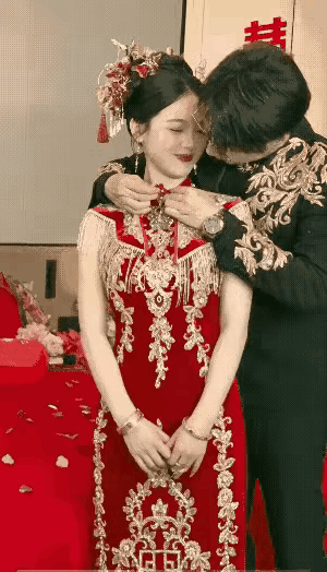 红色和黑色都很高级啊。