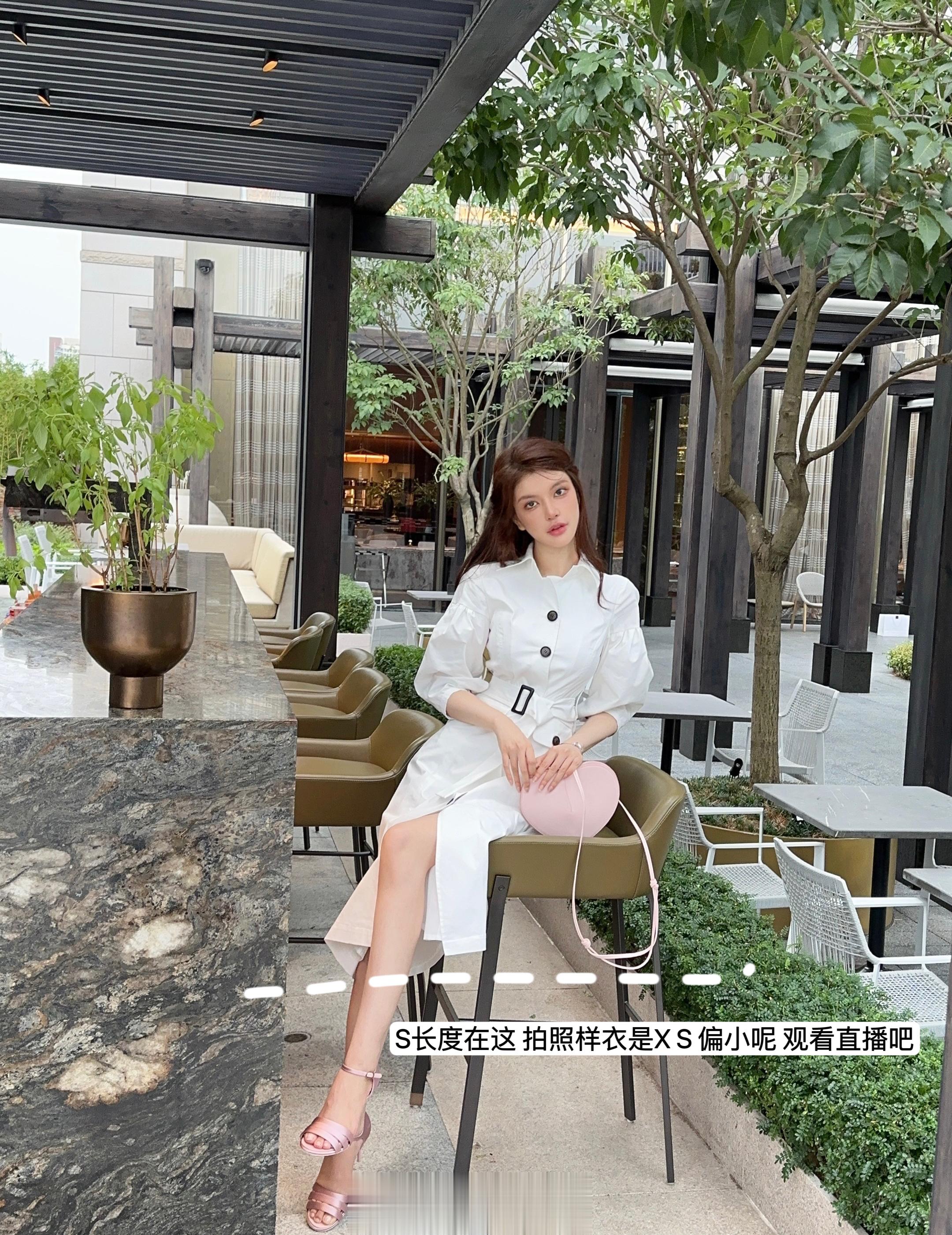 【泡泡袖风衣白色 看直播吧】拍照拿错了xs码 正常我是S观看直播吧充满着法式浪漫