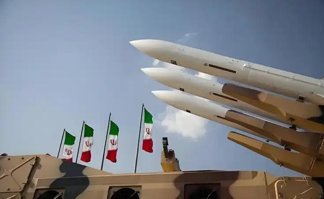 15天期限将至，伊朗千万别犯糊涂,一旦美国动手,一定要明白，导弹不要浪费在美军身