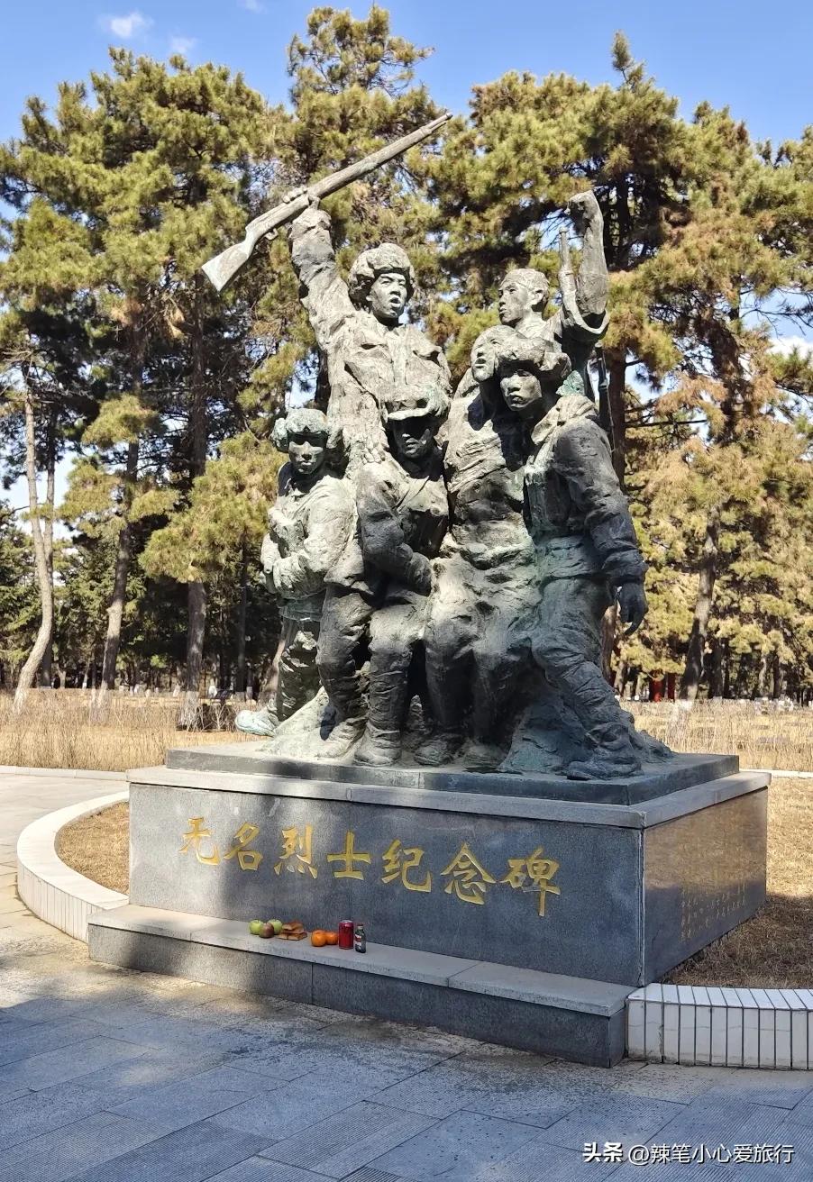 ，愿英烈精神，永垂不朽！[作揖]