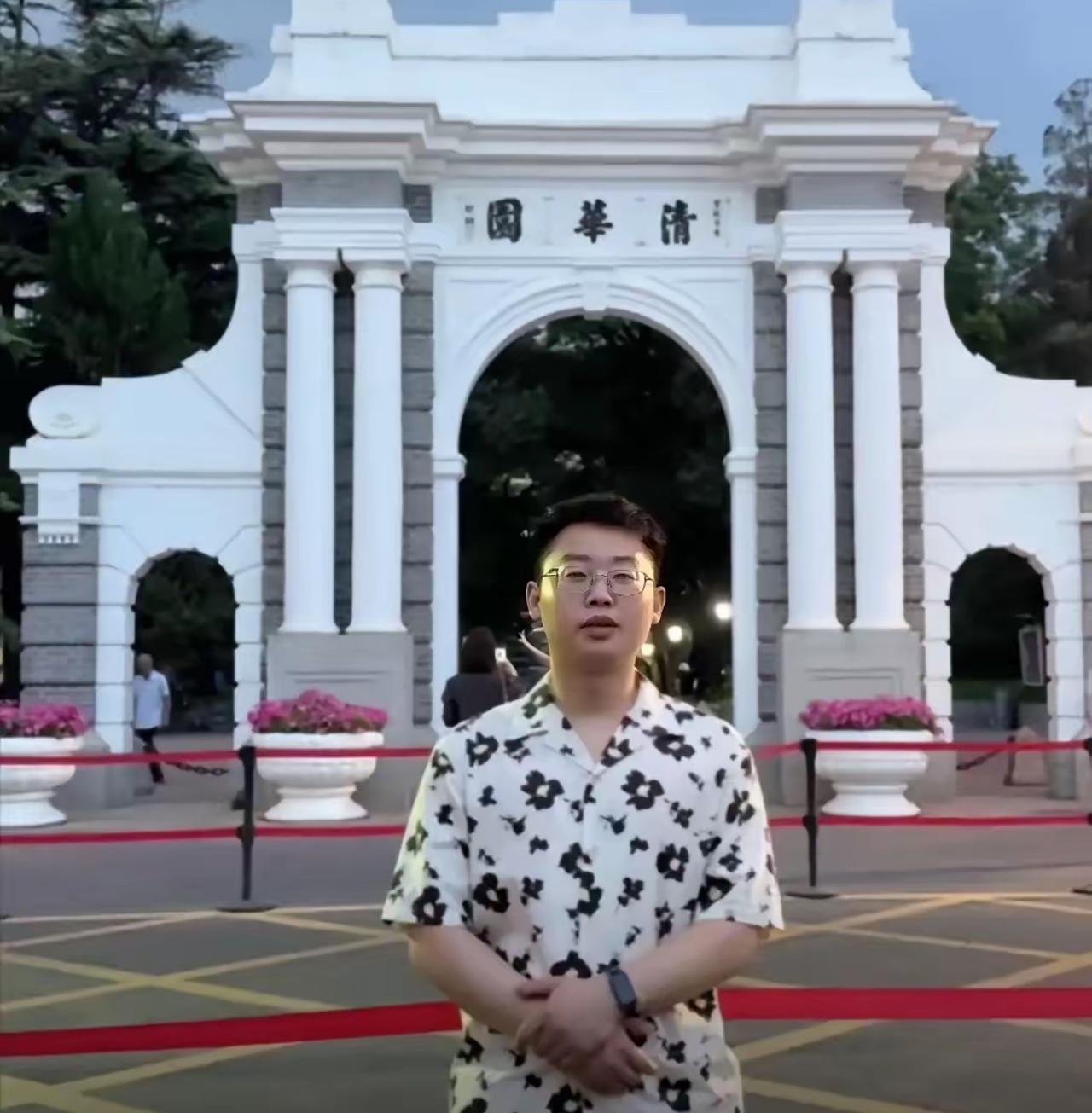 北大哭了！河南小伙，第一次高考669分考上北大医学部，结果第一节课都没上完就退学