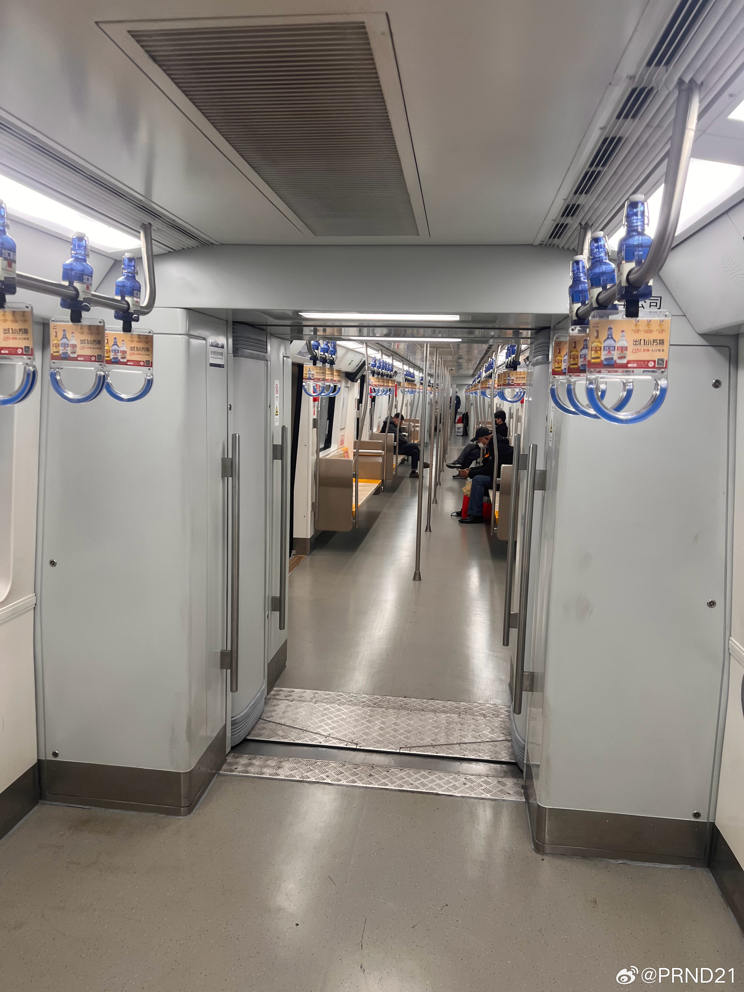 地铁好空啊爽歪歪…… 北京·北京通州站