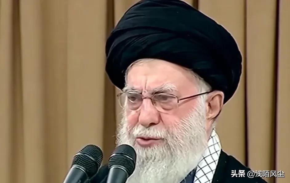 据路途社报道，伊朗官员称最高领袖哈梅内伊不在德黑兰，已被转移到安全地点。