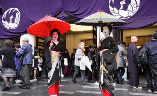 日本梅毒报告数正在快速爬升。2020年全国约5800例，2023年冲到接近1.5