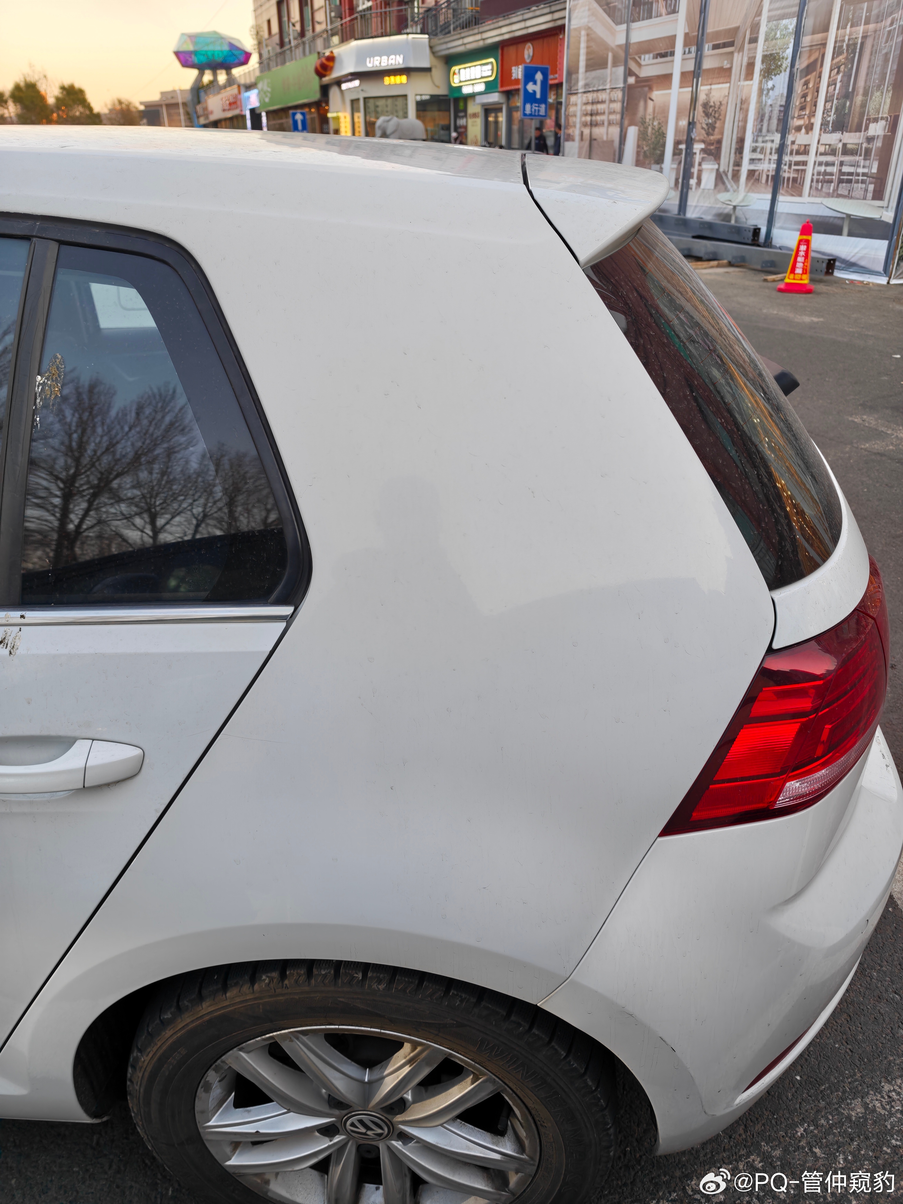 大众高尔夫永恒经典【C柱拐角】传奇设计师乔治亚罗灵感来源于【折纸】 ​​​