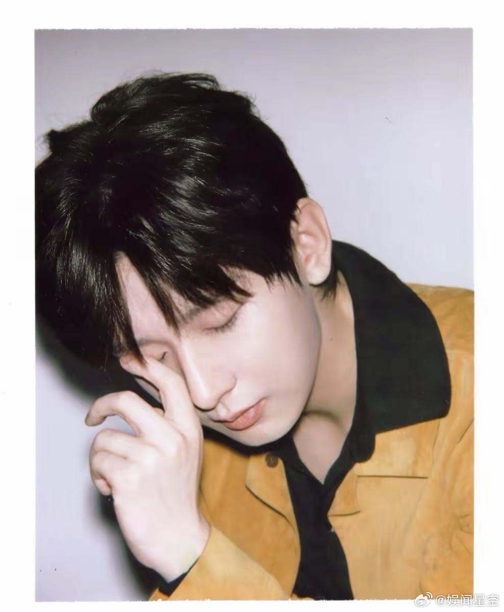 1、成毅的粉丝关于《两京十五日》发文要求保障成毅一番大男主权益。2、罗云熙正在接