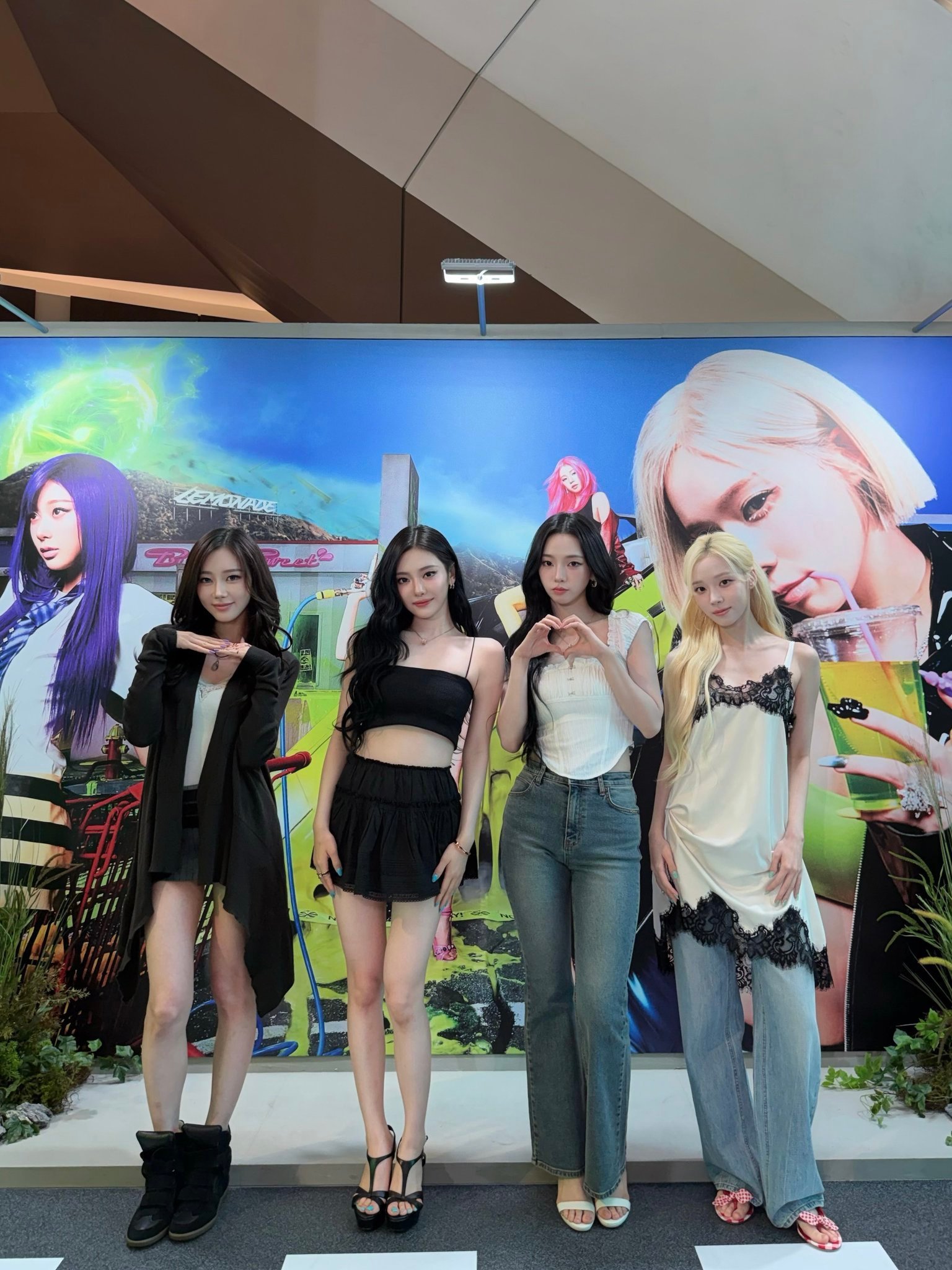 四个美人儿啊我好舒服啊 