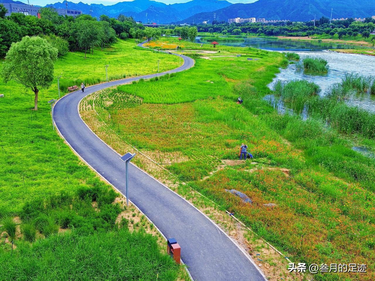 看到这张图片，您相信这就是北京市门头沟的永定河畔吗？

永定河是北京的母亲河，古
