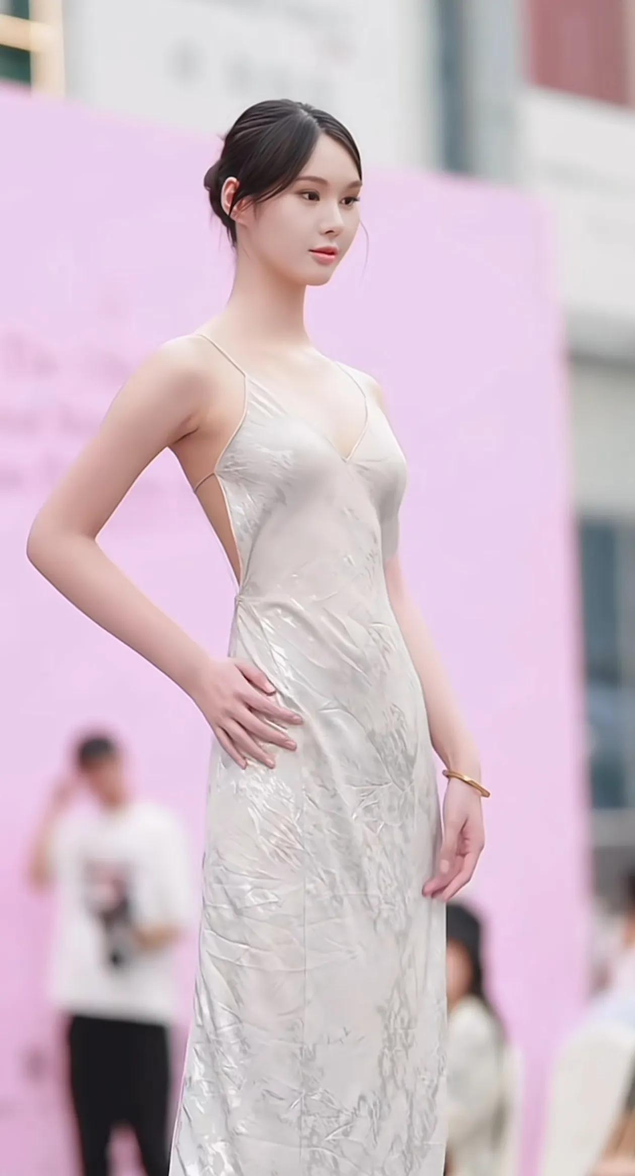 前与后的对称