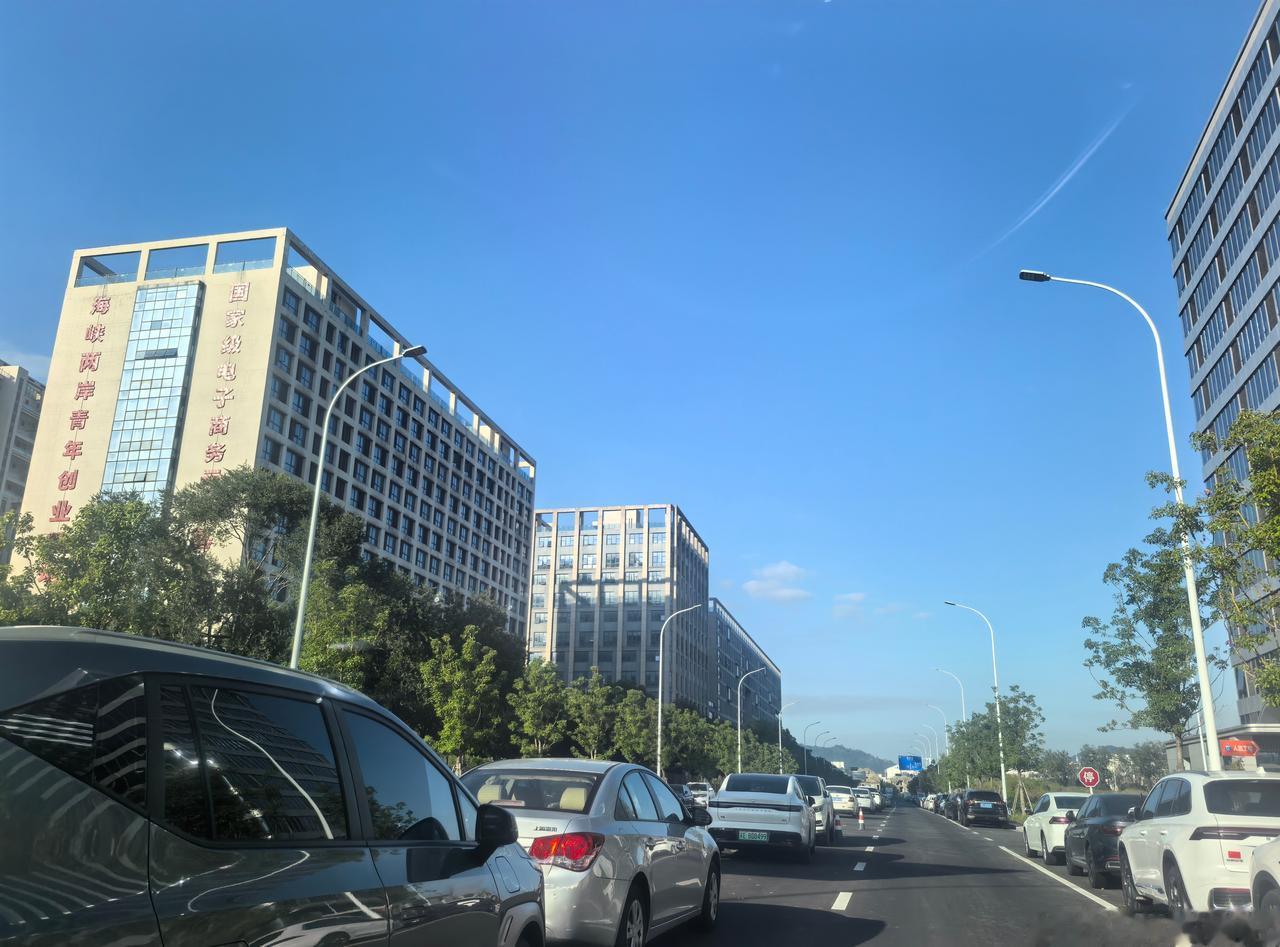 优秀是一种能力，更是一种习惯。
​ ​​​