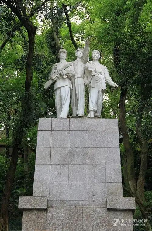 抗日战争时期，温州府所在地设在永嘉，下辖永嘉、乐清、瑞安、平阳、泰顺五县。鹿城区