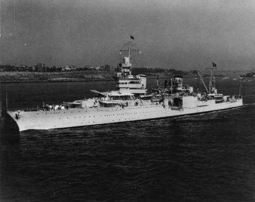 为什么军舰沉没时舰长大部分都会选择殉舰？因为就算活下来，下场也是各种调查，甚至还