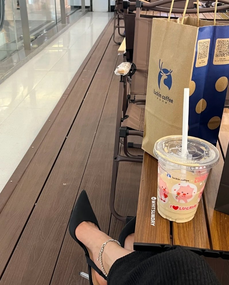 一般背叛你的人 会先逼着你发气 让你变得不可理喻 然后就把问题往你身上推 他的确