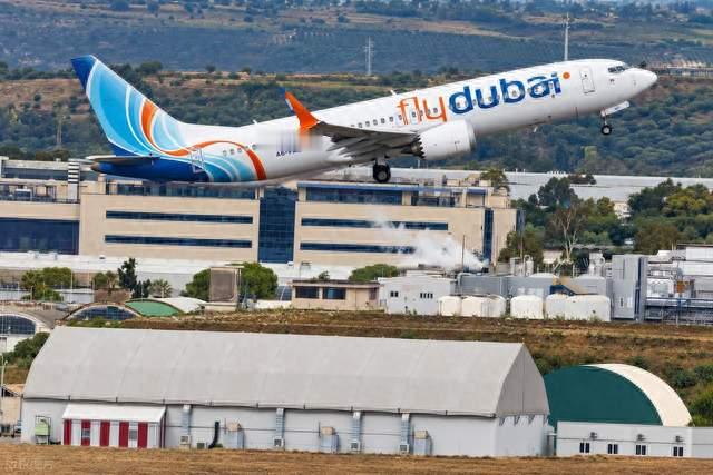 駕駛空中互毆喋血!杜拜航空急降逾170人平安 以色列:疑恐攻未遂