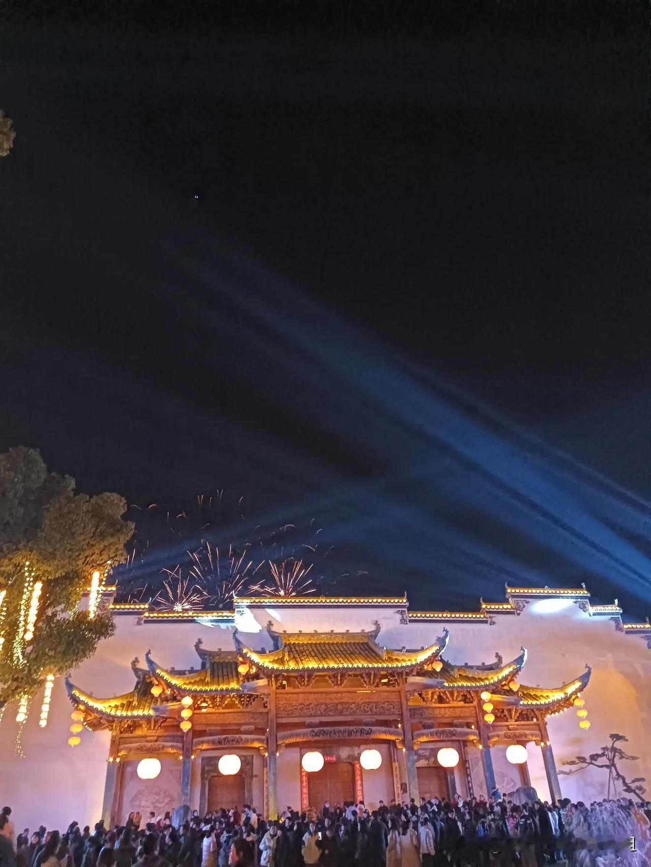 上海长宁区有么有家属院住房出租的？什么价格啊？
