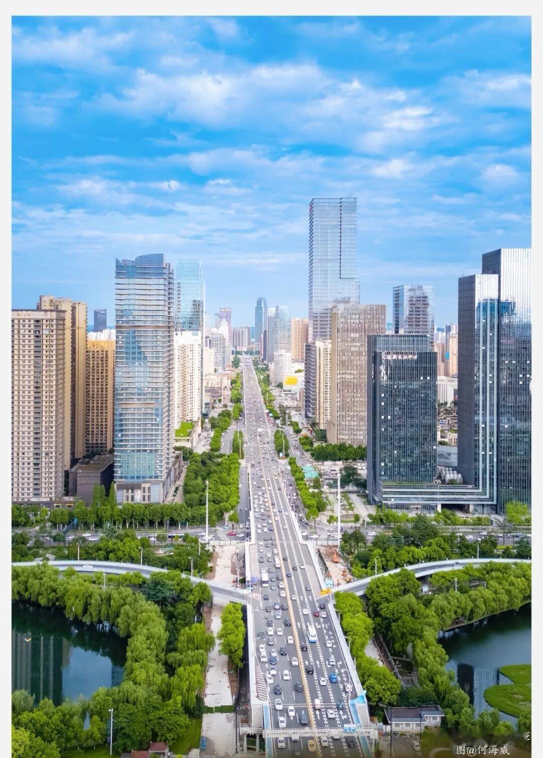 科技创新是武高质量发展的核心引擎。在东湖高新区，这里聚集了众多高新技术企业，像华