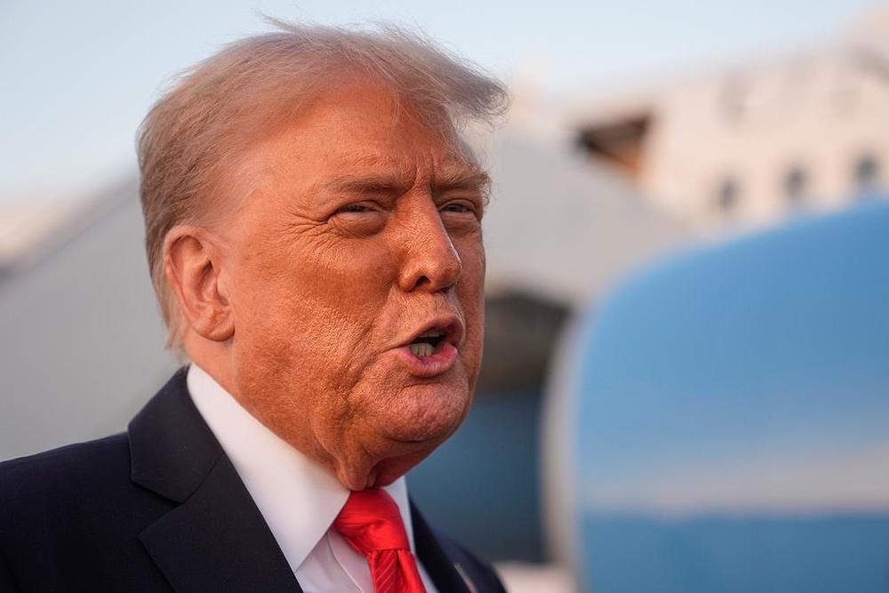 【#特朗普叫嚣下一个是古巴#】据央视新闻，当地时间15日，美国总统特朗普在“空军