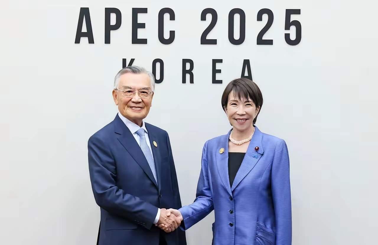 见过不要脸的，没见过高市早苗这么不要脸的！刚在APEC峰会上和中方见面，当面承诺