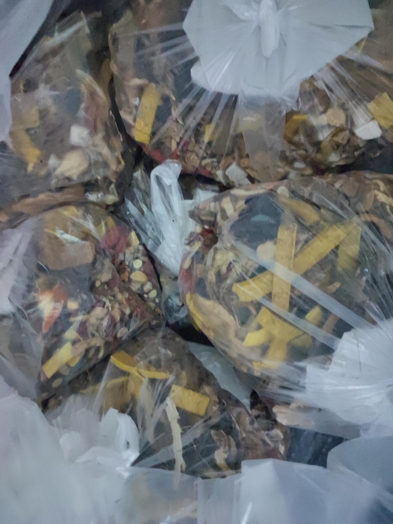 爱生活的时候别忘了首先爱自己！
老公吃了八个月的中药了，
不是有药就能治病，
不