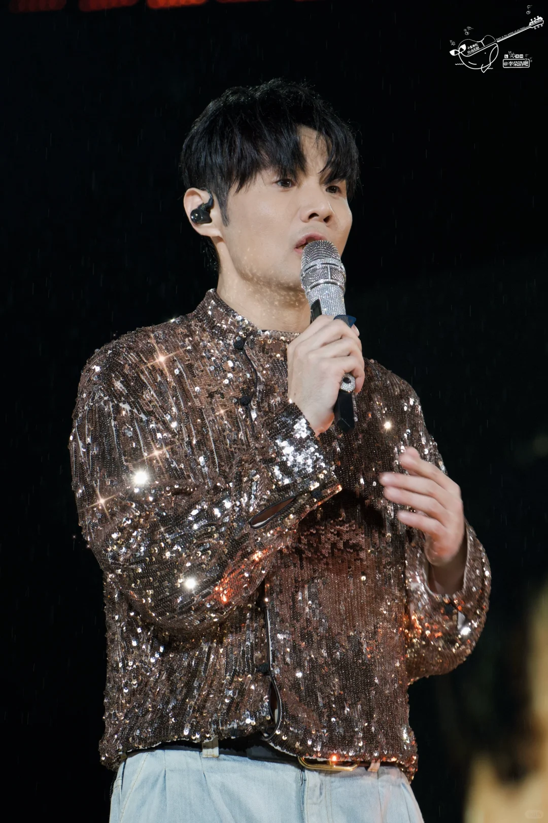 这套呢！帅不帅！！