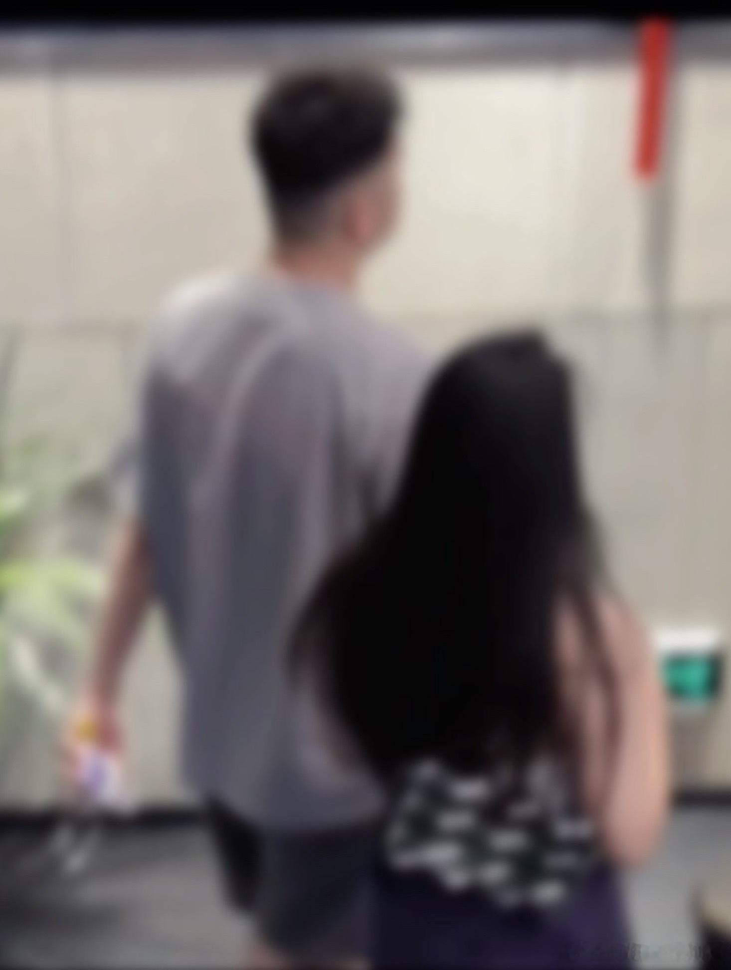 很爱过谁会舍得。 ​​​
