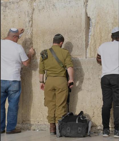 22个阿拉伯国家为何拿以色列没办法？真相不是打不过，是各有各的算盘。
 
事实上