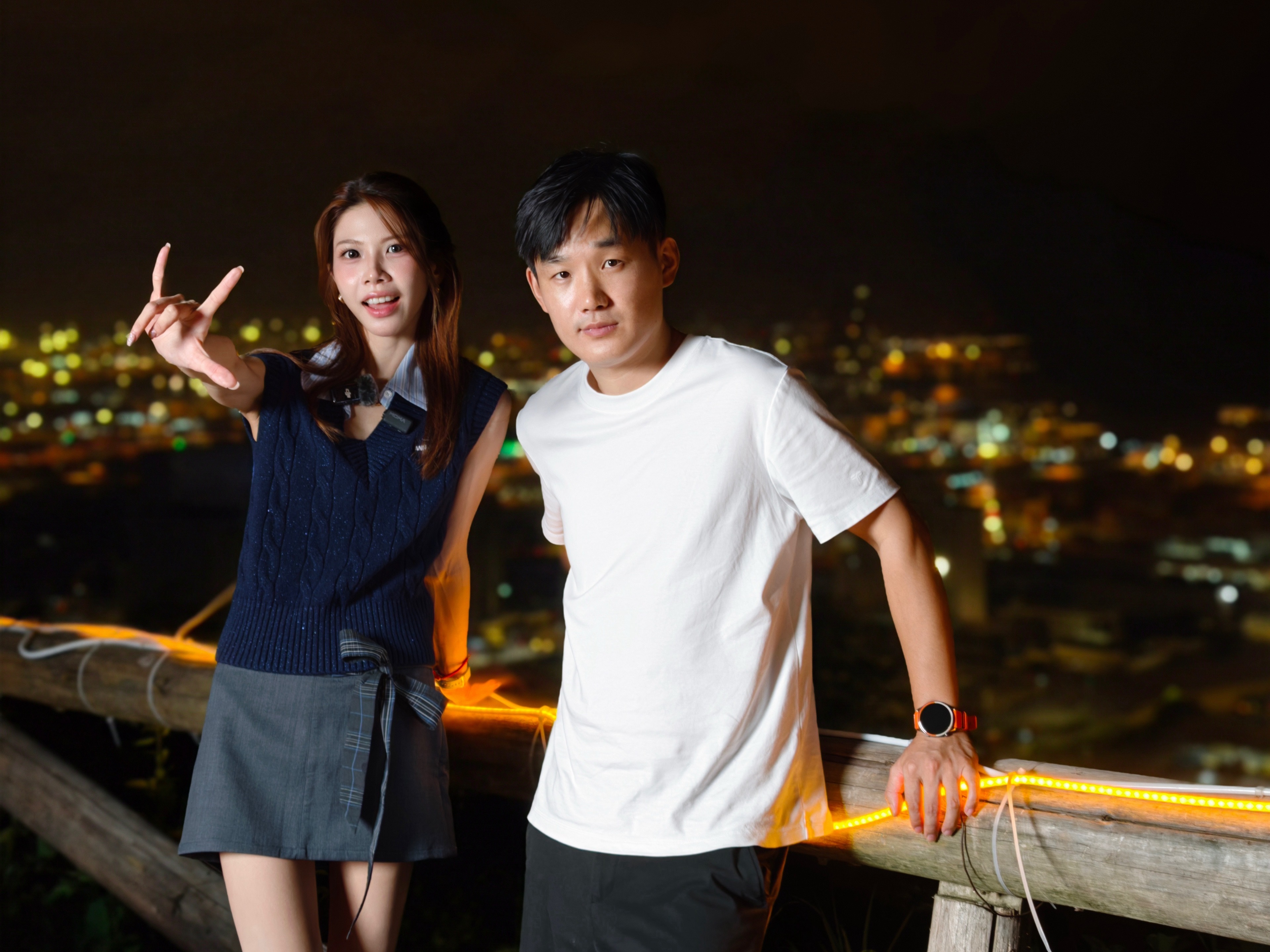 和表妹在深圳盐港夜市，拍一期视频，不同年龄段，如何看待婚姻状态，过几天更新[努力