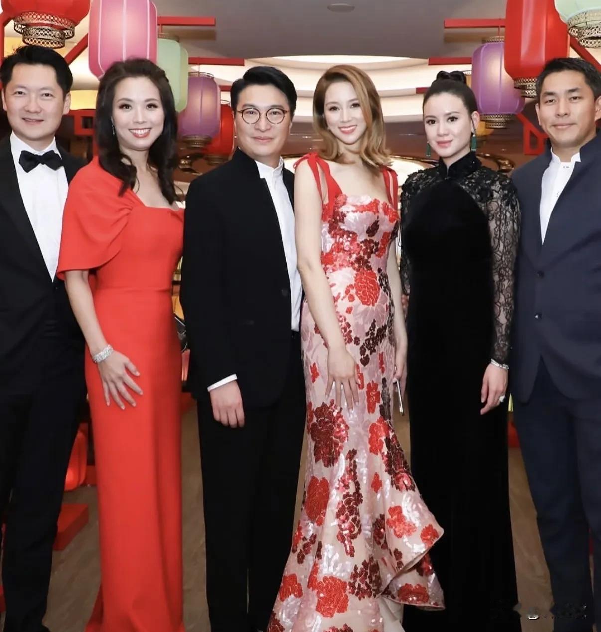 徐子淇没婆婆，公公十分开明，没妯娌（大伯不婚），她是家里唯一的女主人！而且老公爱