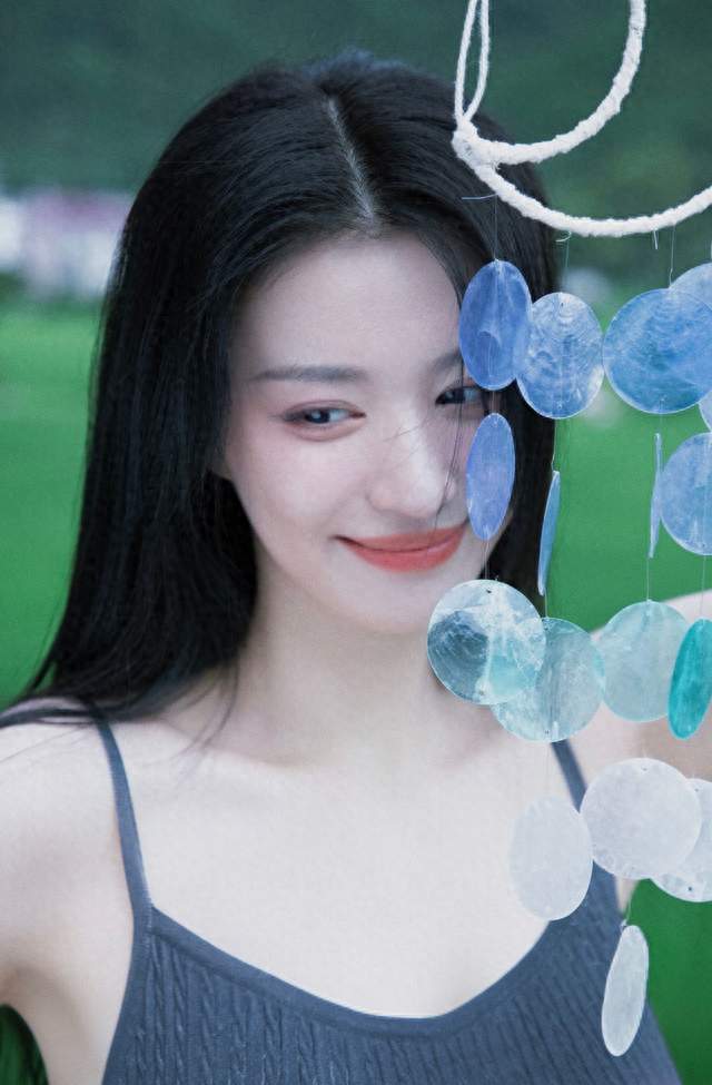 王楚然：正统大气的青衣浓颜美人，自带中式华贵风骨
