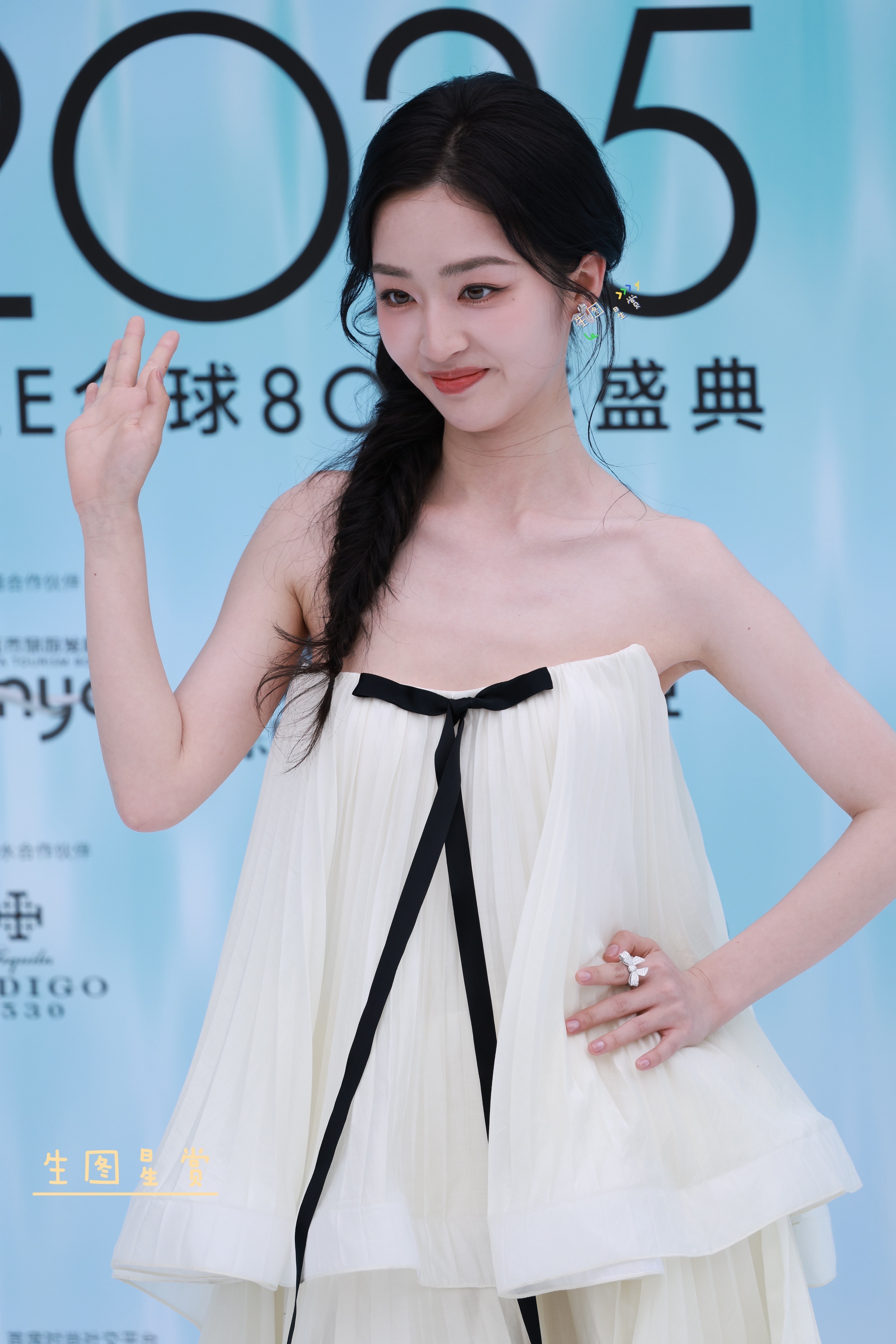 邓恩熙ELLE红毯出图风一样的美少女🧚‍♀️🫧ELLE风尚大典邓恩熙[超话]