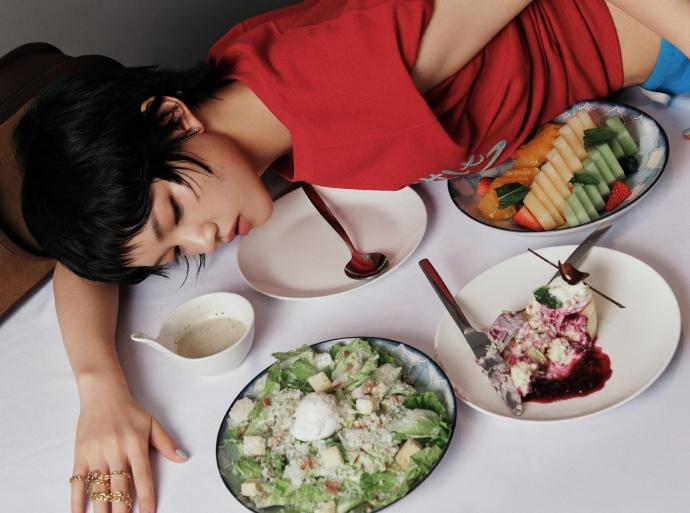 被认错的名场面，美女果然相似。 ​​​