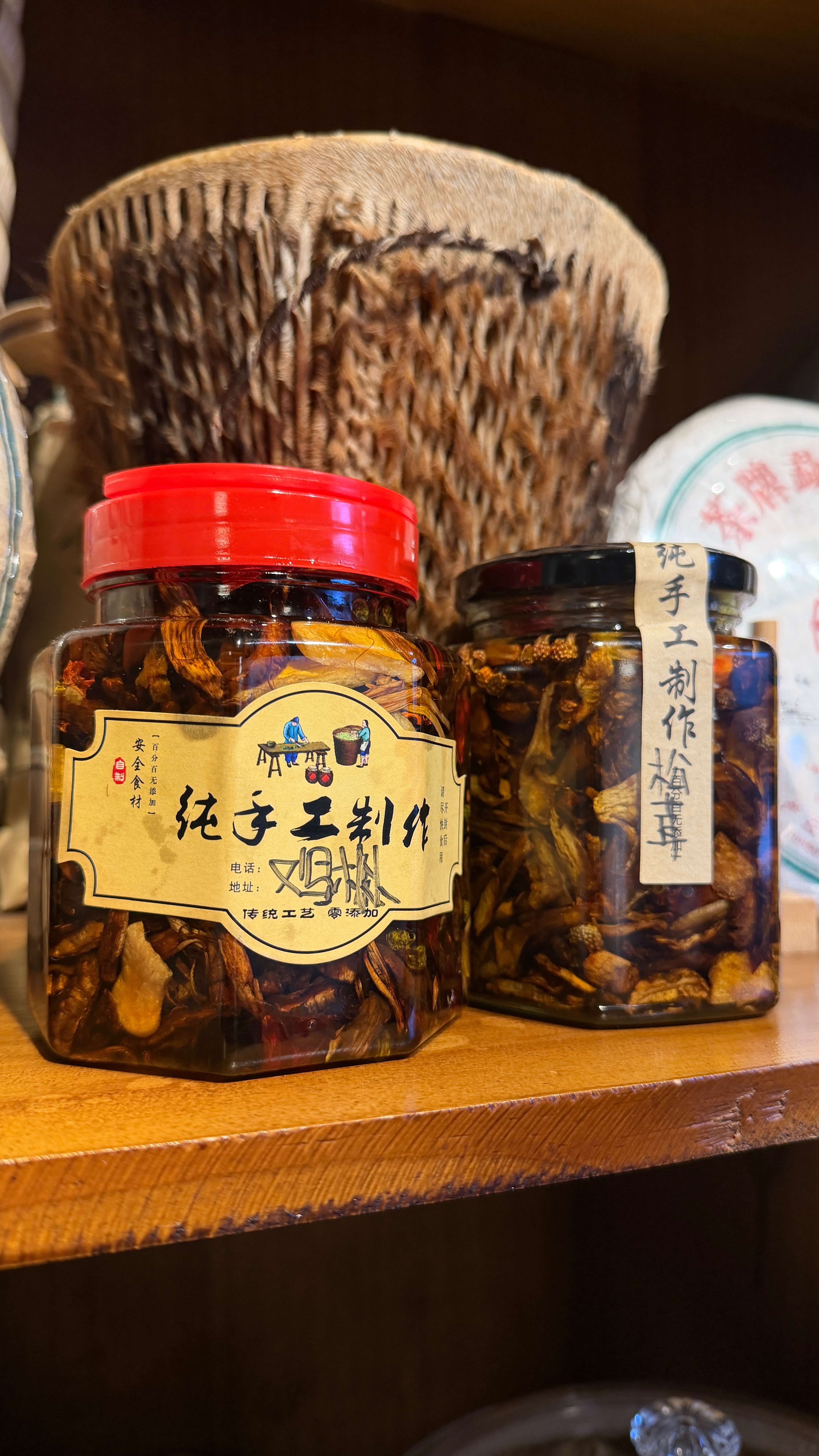 那一致好评的松茸油+鸡枞油，都是生态野生菌，不会拿人工菌来糊弄你，我这里是啥就是