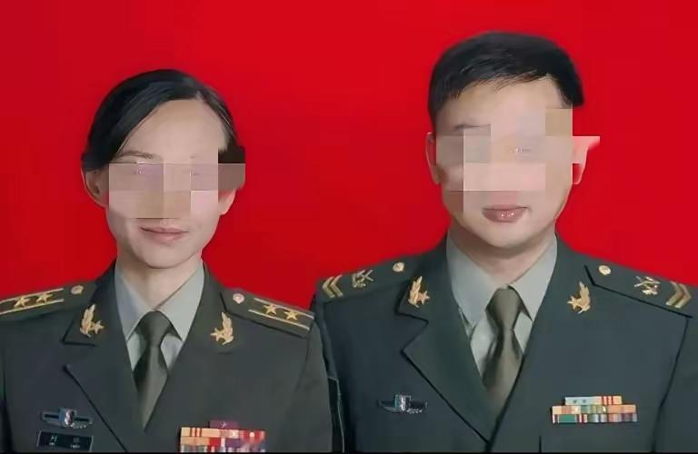 娶了“领导”是一种什么体验，图中的男主人公是一位四期“老炮儿”，女主人公则是副团