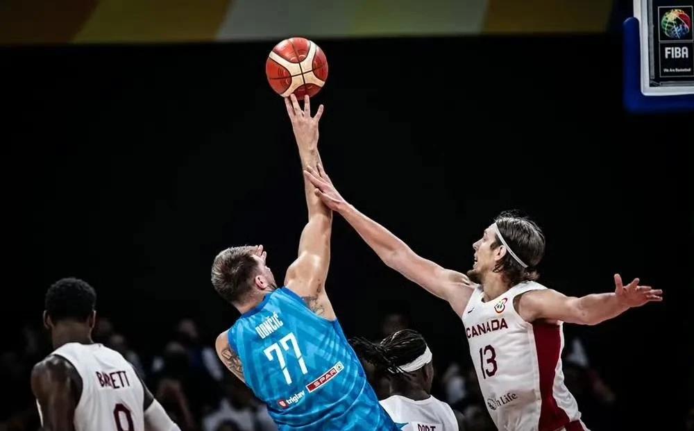 裁判干预比赛，医疗保障不足，FIBA正在毁了篮球！

本届男篮世界杯意外不断，先