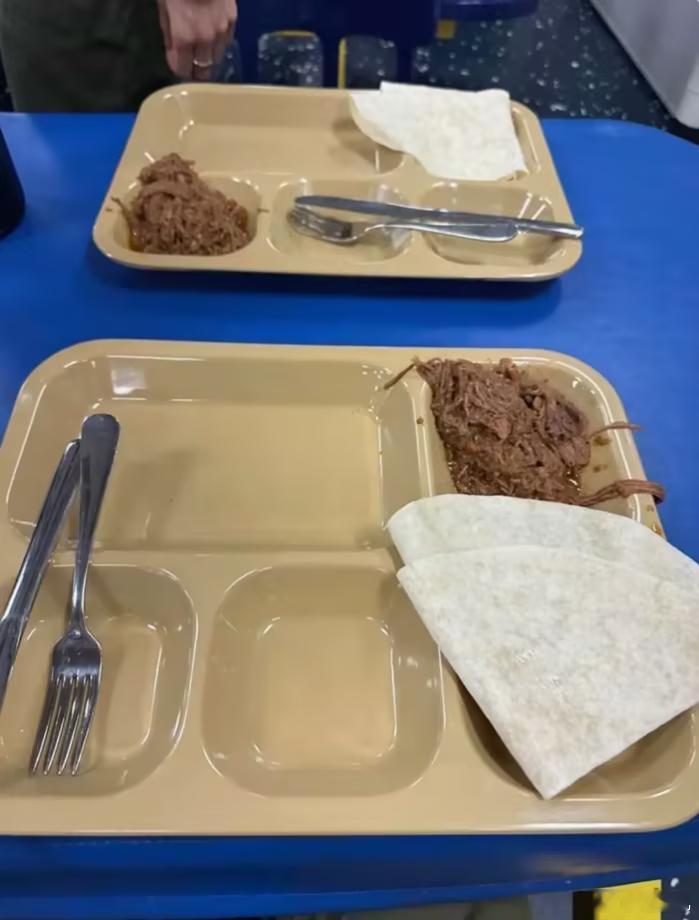 美航母士兵回应午餐仅碎肉和玉米饼美军海上部署伙食现状彻底曝光，现实和纸面军费差距