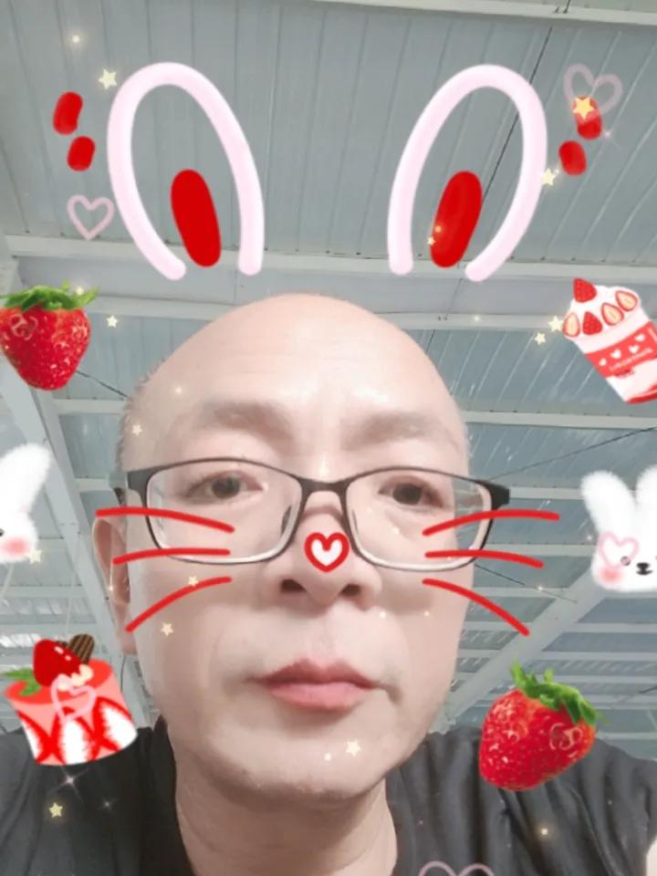你抄书打卡坚持多久了呢?今天是第九天，虽然阅读量很少，我也得坚持下去，慢慢找感觉