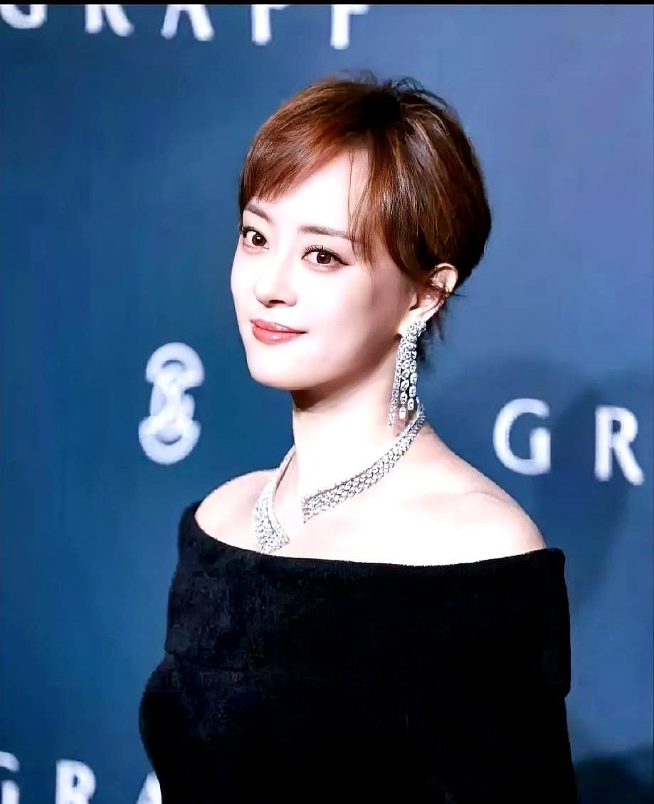 孙俪又炸了！短短两个月，包揽两大主流平台视后，直接历史第一人。

刚在总台年度盛