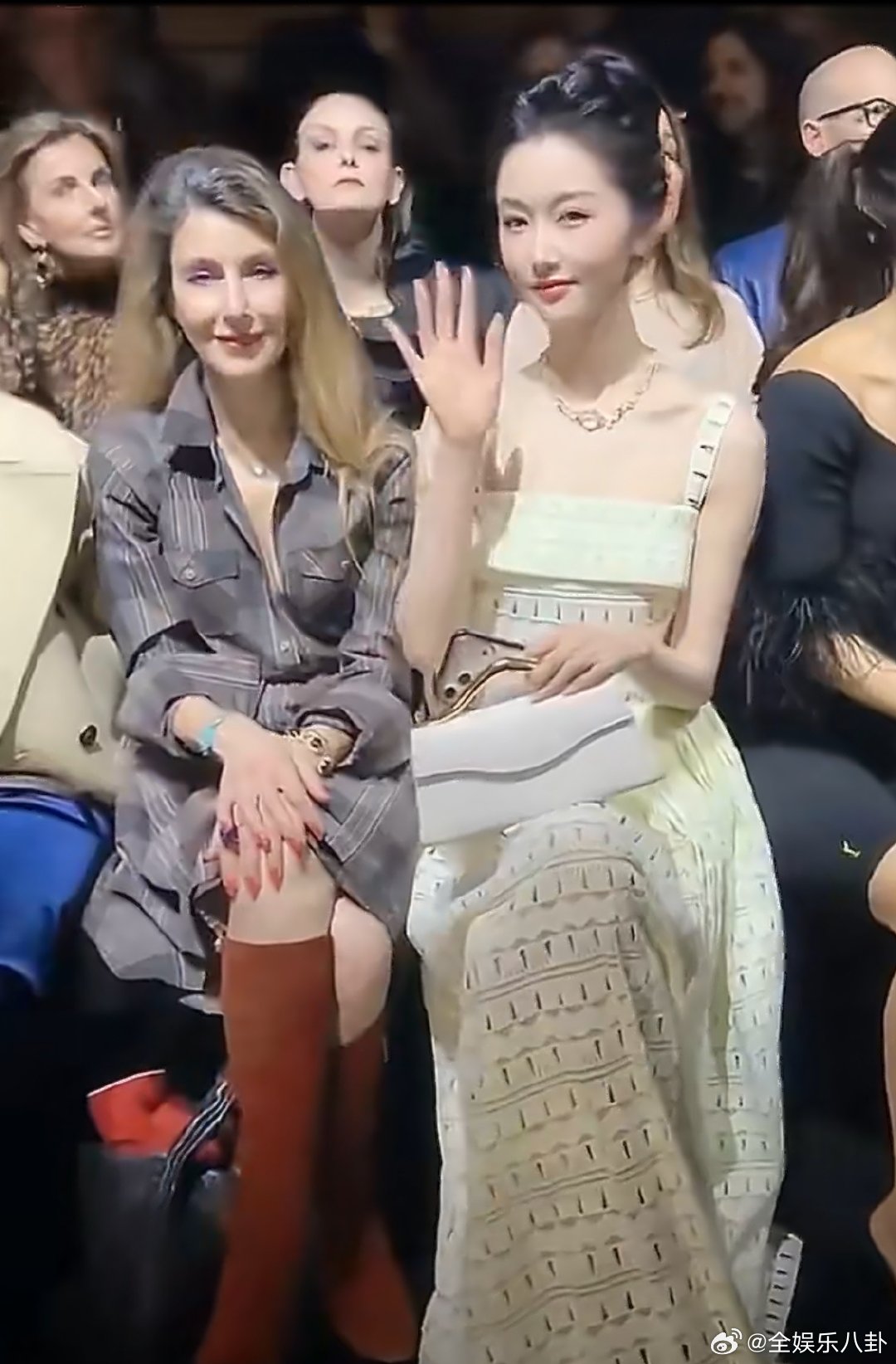 岳雨婷第一章回国岳雨婷回国粉丝应援岳雨婷口碑反转 欢迎岳雨婷荣耀回国！巴黎时装周