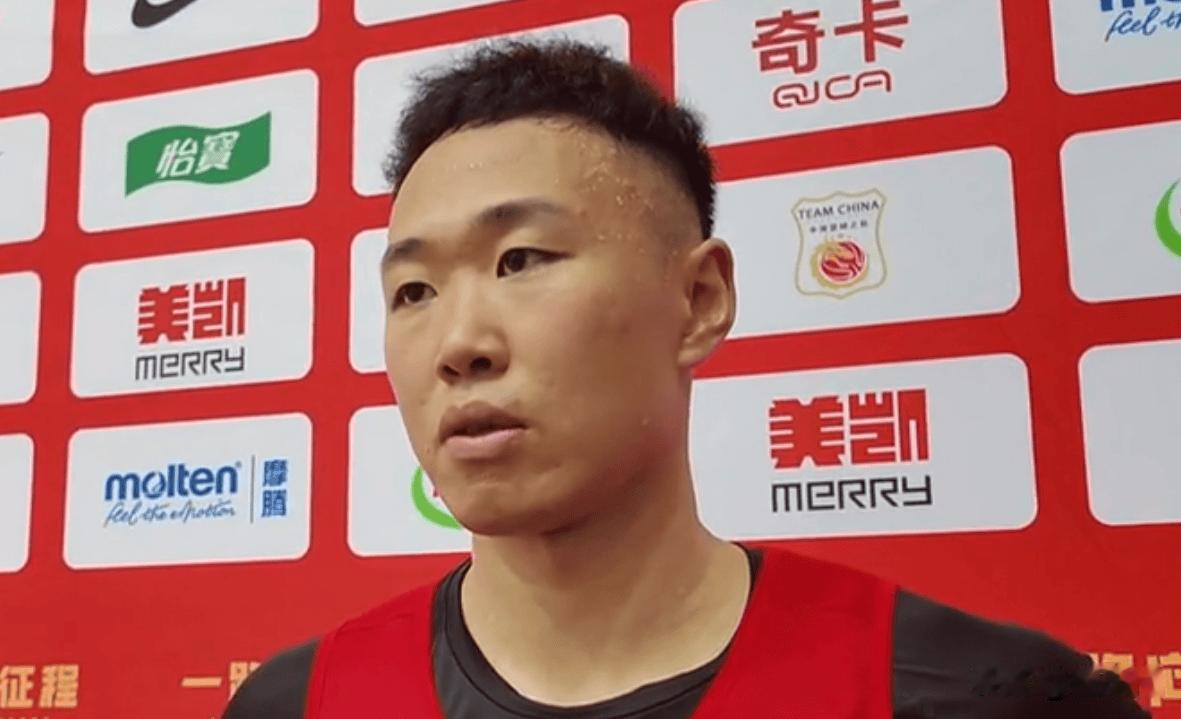 贺希宁谈庞峥麟：

“他现在一直在进步，这是大家都看得到的，我觉得就是跟他平时的