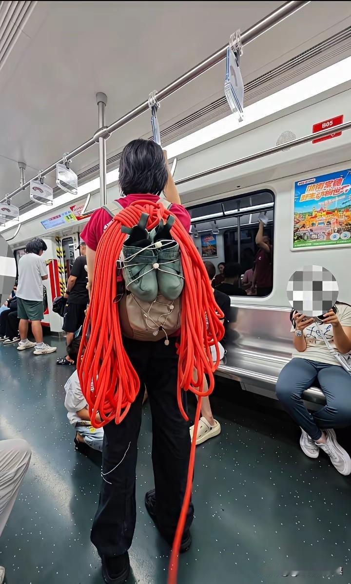大妈这富炫得……我竟然哑口无言！[我想静静]