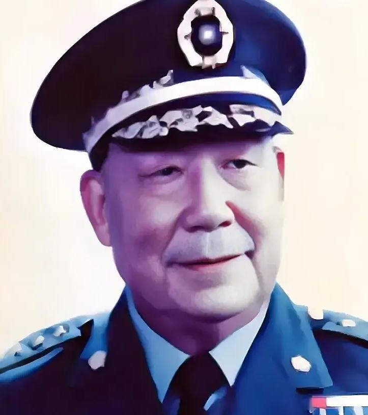 1949年，蒋介石下死令：撤离青岛必炸全城设施！刘安祺表面点头应承，转身就对亲兵