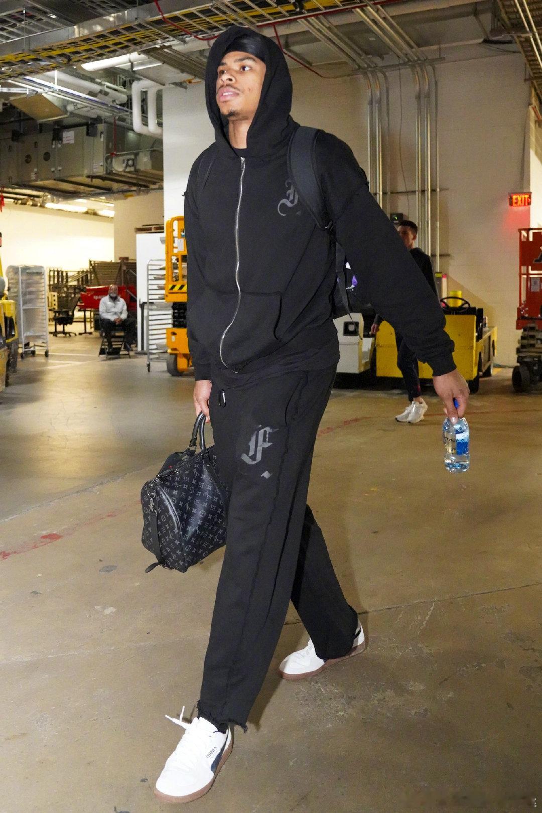 周六早上好，热火常规赛最后一个客场来啦！！热火vs奇才迈阿密热火  cr：迈阿密