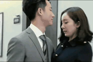 杨幂的早期作品还是很不错的
后期的一部比一部难看
这究竟是什么原因导致的呢？