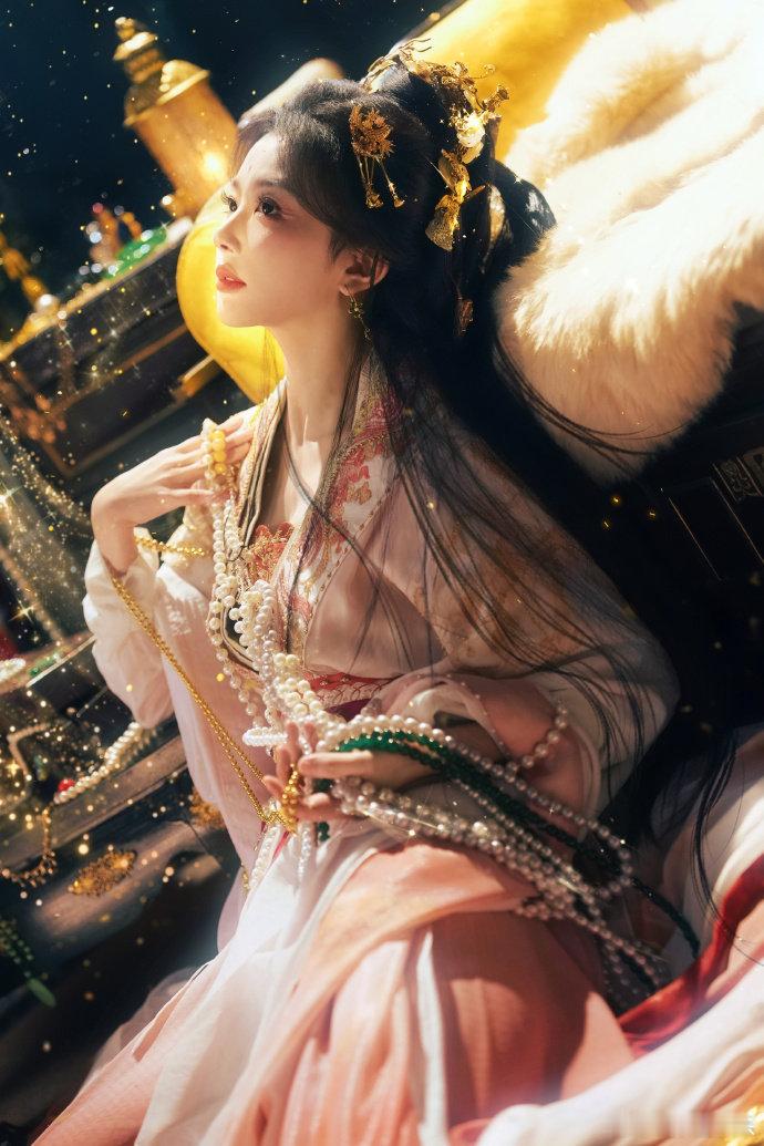 孔雪儿昭阳公主纸醉金迷写真孔雪儿昭阳公主纸醉金迷写真，好美好贵气！孔雪儿昭阳公主