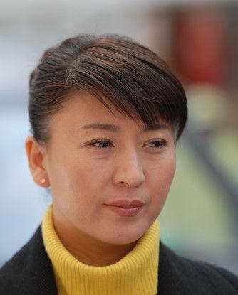 闫学晶眼泪还没擦干，秦海璐冷笑就砸过来。
片酬新规刚出：40%封顶，主演别想吞7