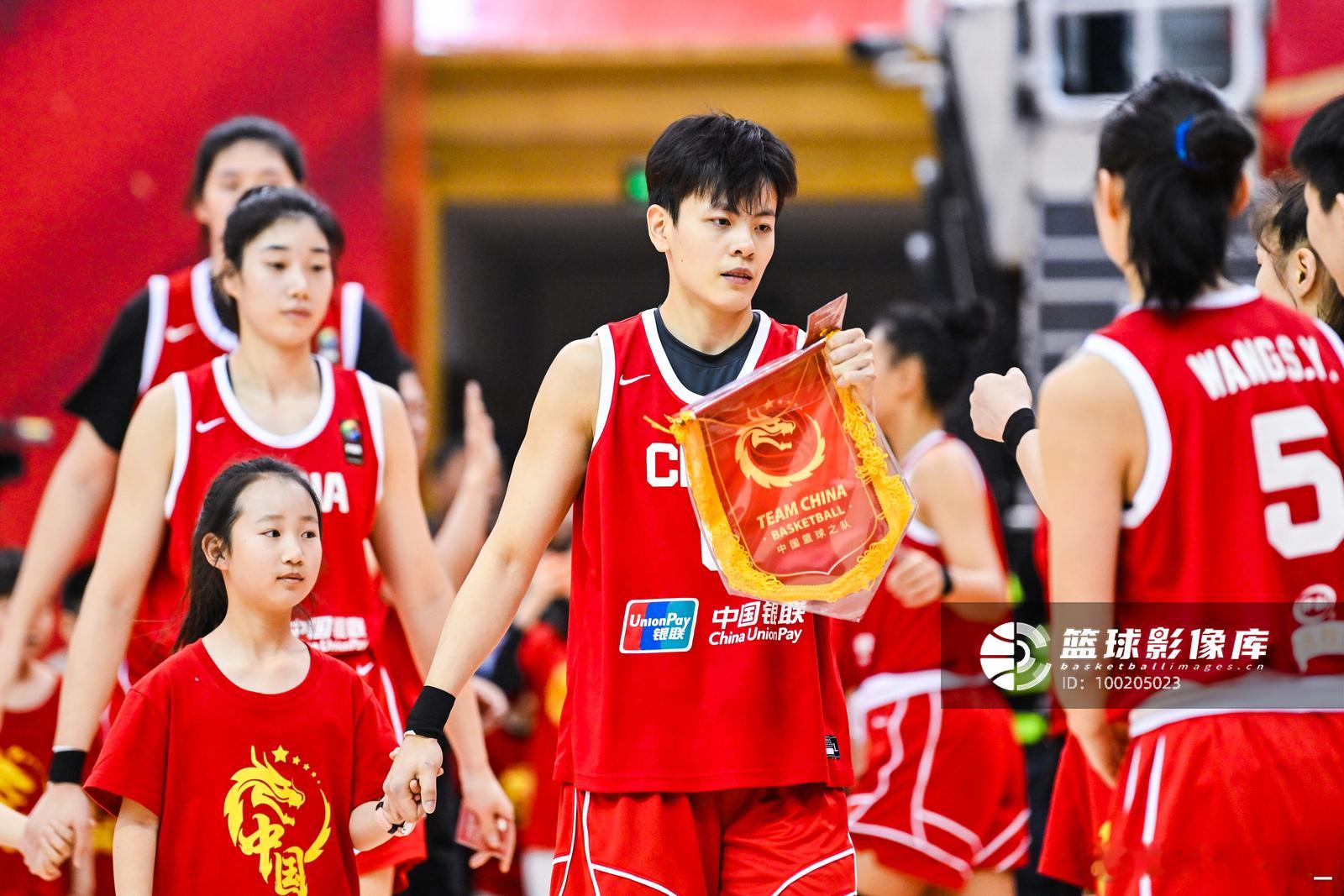 【得分破百！中国女篮双杀国际女篮联队】北京时间2月11日晚，中国女篮在宁夏银川再