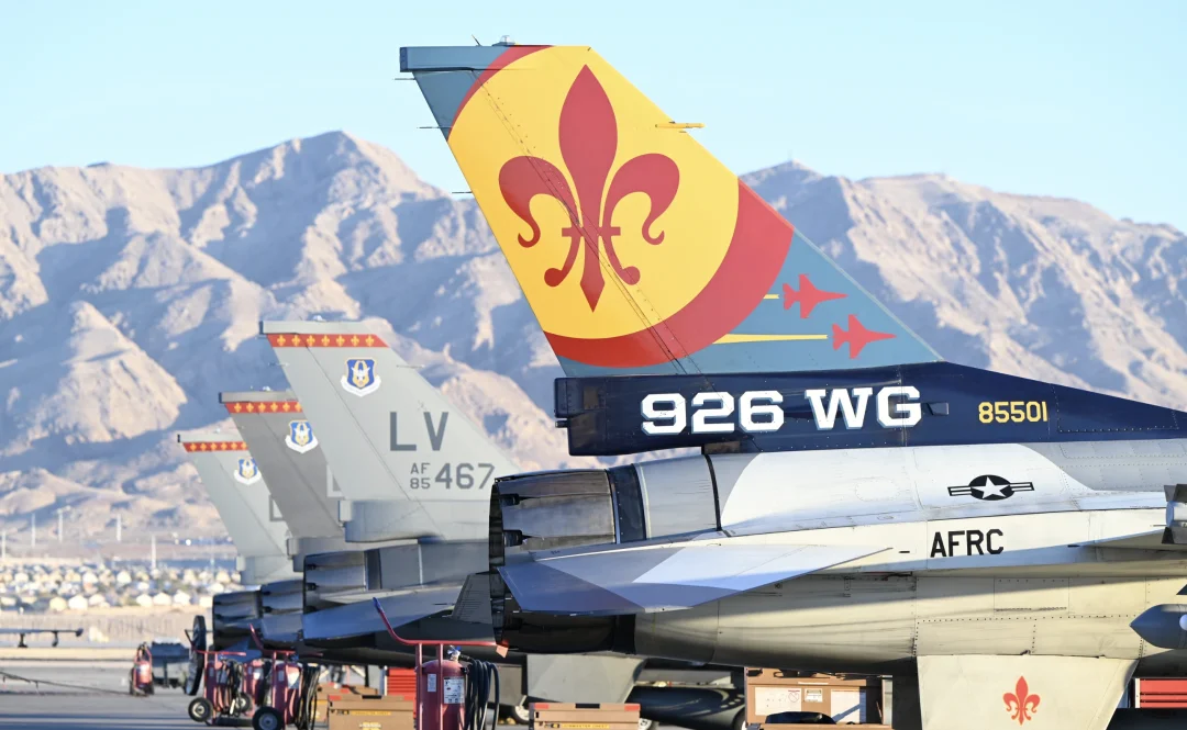 美国内利斯基地参加红旗军演的各国F-16战机